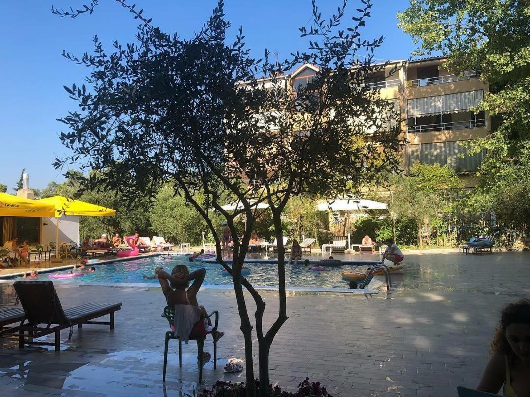 Holiday Home Pishat E Buta 28 โกเลม ภายนอก รูปภาพ